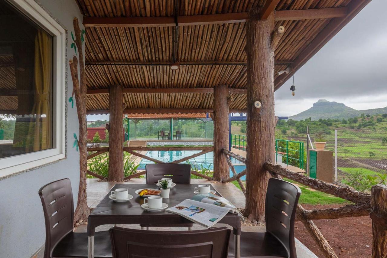 Stayvista'S Ficus Farms - Mountain-View Haven With Rustic Artsy Interiors, Outdoor Pool, Glasshouse, Home Theatre & Karaoke Delight อิกัตปุรี ภายนอก รูปภาพ
