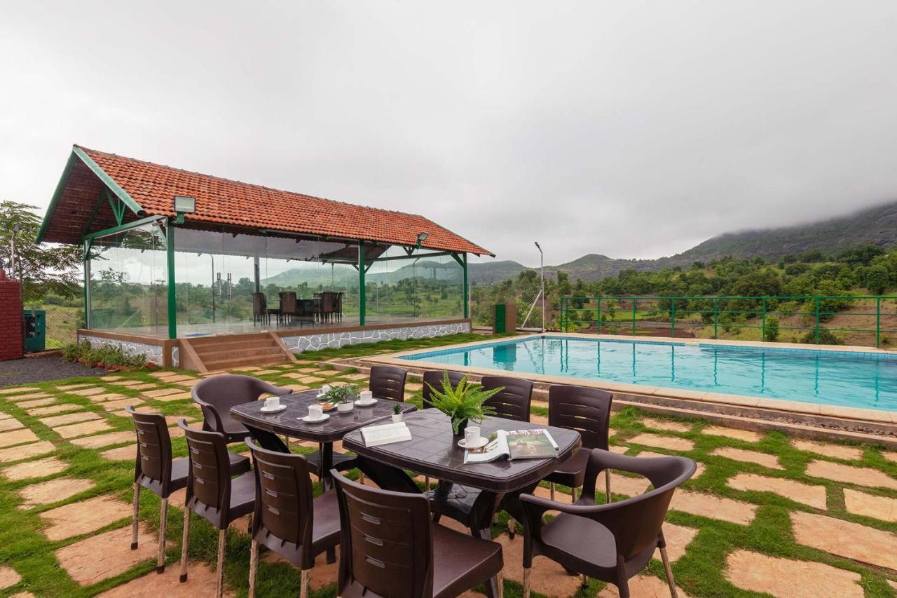 Stayvista'S Ficus Farms - Mountain-View Haven With Rustic Artsy Interiors, Outdoor Pool, Glasshouse, Home Theatre & Karaoke Delight อิกัตปุรี ภายนอก รูปภาพ
