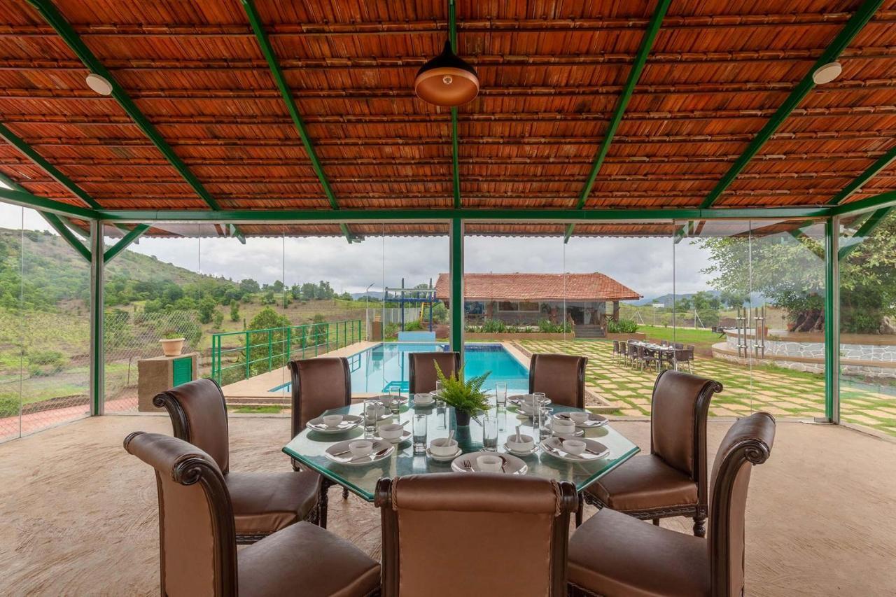 Stayvista'S Ficus Farms - Mountain-View Haven With Rustic Artsy Interiors, Outdoor Pool, Glasshouse, Home Theatre & Karaoke Delight อิกัตปุรี ภายนอก รูปภาพ
